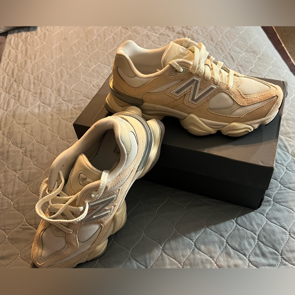 COPY - New Balance 9060, BRAND NEW IN BOX WOMENS 9/ MEN 7.5. I was sent the wro…